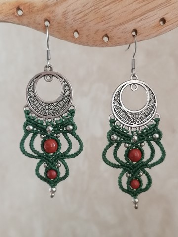 Boucles-d-oreilles-macramé-minéraux-fée-un-rêve-Béa-jaspe-rouge-vert