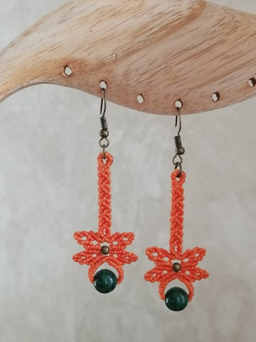 Boucles-d-oreilles-macramé-minéraux-fée-un-rêve-Libellule-malachite-orange