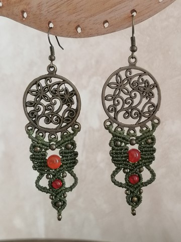 Boucles-d-oreilles-macramé-minéraux-fée-un-rêve-zoé-cornaline-vert
