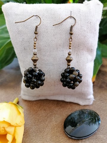 Boucles d'oreilles_perles obsidienne dorée_boule_fée un rêve_éclat de lune