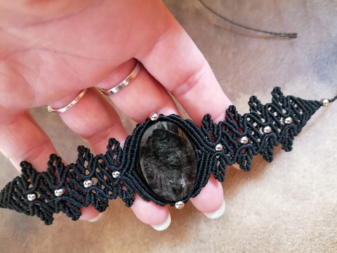 Bracelet _micro_macramé_fils_cirés_linhasita_minéraux_obsidienne_argentée_fée_un_rêve