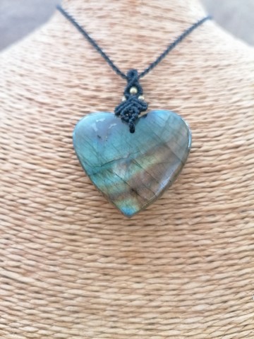 pendentif_coeur_collier_femme_macramé_tissage_labradorite_fée_un_rêve